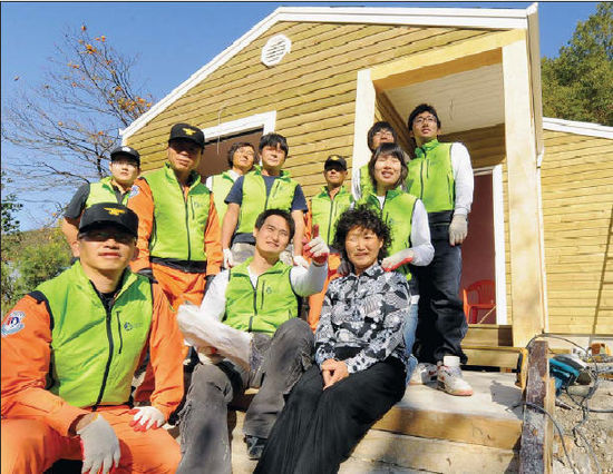 [인터뷰] - 동해서 ‘스틸하우스’ 자원봉사 벌인 건축학과 학생들