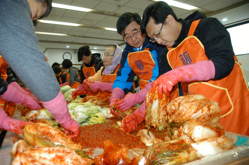 한국기술교육대 ‘사랑의 김장 담그기’